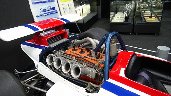 F2規定2000ccへのの対応が注目された三菱1600ccのR39B。1970年JAFグランプリでコルトF2Dに搭載されたが、コスワース1800ccのジャッキー･スチュワートとミルドレン･ワゴット2000ccのマックス･スチュワートに辛酸を嘗めさせられた。